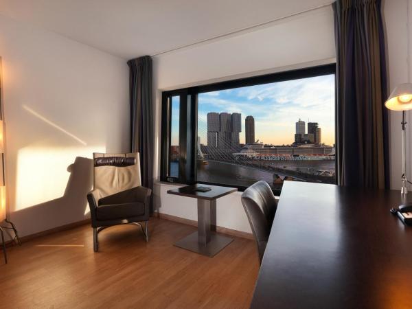 Maashotel Rotterdam Centre : photo 10 de la chambre chambre lit king-size de luxe - vue sur rivière