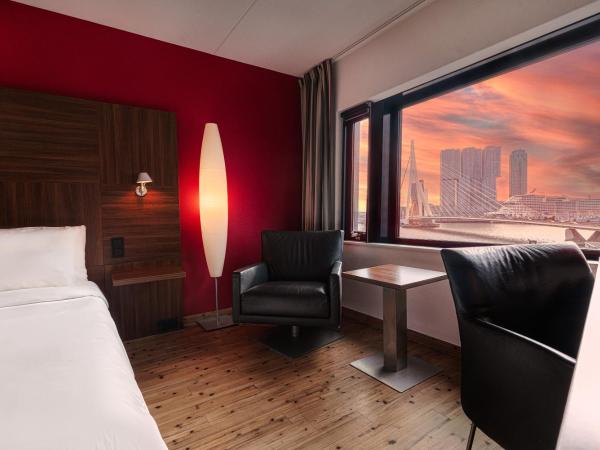 Maashotel Rotterdam Centre : photo 6 de la chambre chambre lit queen-size supérieure - vue sur rivière