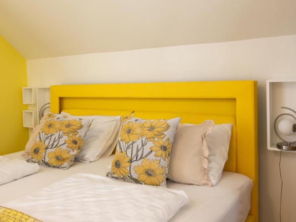 Balaton Fantasy Villa : photo 7 de la chambre appartement - vue sur lac