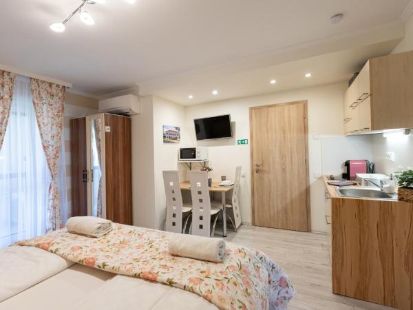 Balaton Fantasy Villa : photo 6 de la chambre studio