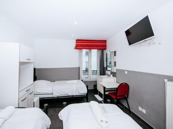 Hotel De La Poste : photo 6 de la chambre chambre triple avec salle de bains commune