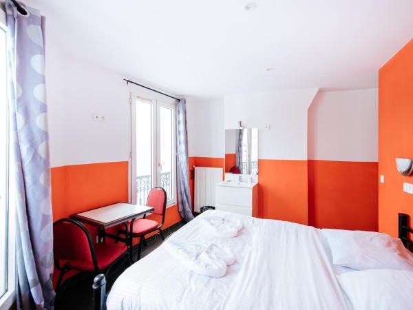 Hotel De La Poste : photo 6 de la chambre chambre double standard avec salle de bains commune