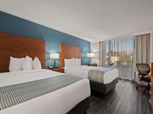 Best Western Orlando Gateway Hotel : photo 1 de la chambre double room with two double beds pool side and patio - non-smoking