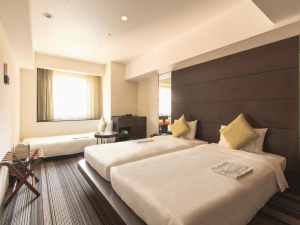 Hotel Brighton City Osaka Kitahama : photo 1 de la chambre chambre triple d'angle de luxe - non-fumeurs - 27 m²
