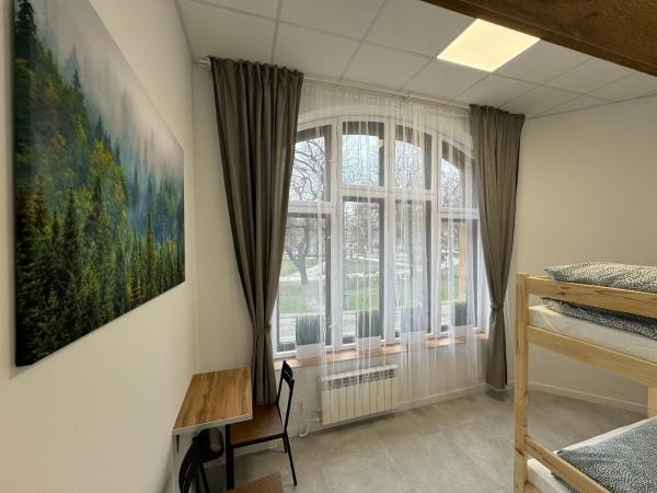 Green Hostel Katowice - 24h Free Parking : photo 4 de la chambre chambre double