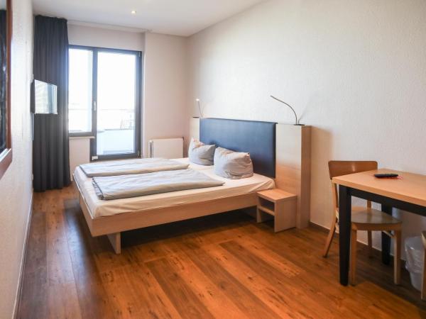 acama Hotel & Hostel Kreuzberg : photo 9 de la chambre chambre double ou lits jumeaux