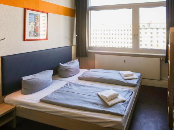 acama Hotel & Hostel Kreuzberg : photo 1 de la chambre chambre 6 lits 