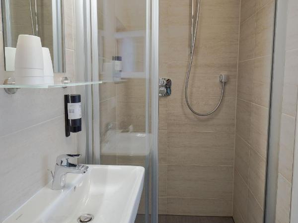 B&B Hotel Heimgartl : photo 6 de la chambre chambre familiale