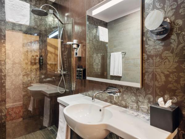 Eurostars Palazzo Zichy : photo 4 de la chambre chambre de luxe 