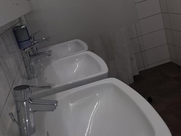 Jugendherberge Innsbruck - Youth Hostel : photo 1 de la chambre lit dans dortoir mixte de 6 lits