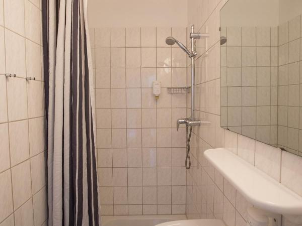 acama Hotel & Hostel Kreuzberg : photo 9 de la chambre chambre simple