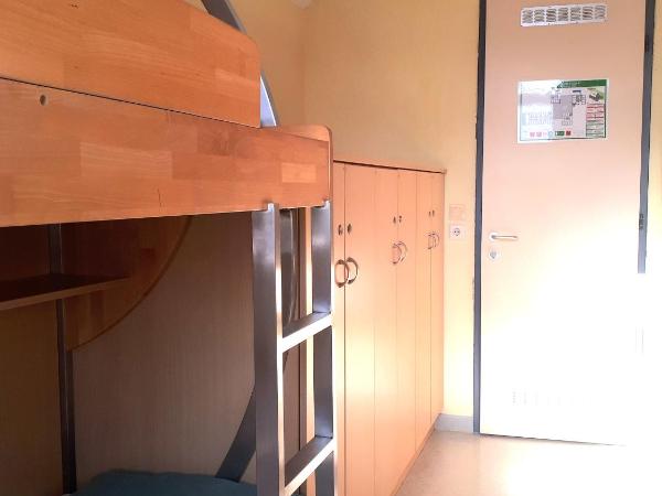 Jugendherberge Innsbruck - Youth Hostel : photo 3 de la chambre lit dans dortoir mixte de 6 lits