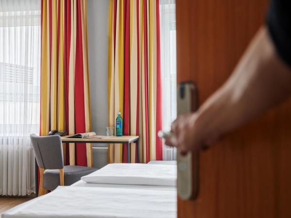 Hotel Central Hamburg : photo 2 de la chambre chambre double standard