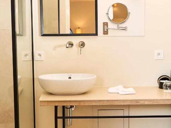 Hotel FRANQ : photo 5 de la chambre chambre familiale