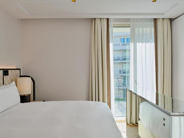 Carlton Cannes, a Regent Hotel : photo 4 de la chambre rsidence 2 chambres - vue sur jardin