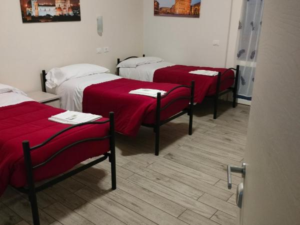 Il Grillo Di Firenze B&B : photo 9 de la chambre chambre triple