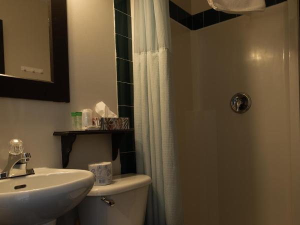 YWCA Banff Hotel : photo 9 de la chambre chambre double avec 2 lits doubles