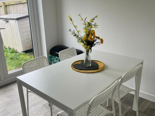 Village House Cardiff - Close to A48 and M4 : photo 6 de la chambre maison 2 chambres