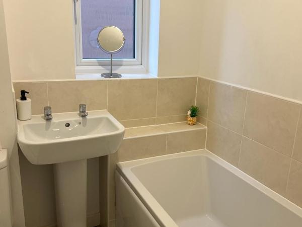 Village House Cardiff - Close to A48 and M4 : photo 10 de la chambre maison 2 chambres