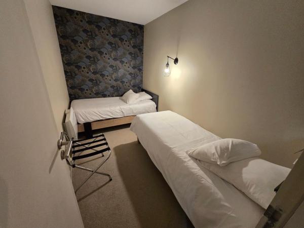 Au Loup Historic Apartments : photo 6 de la chambre appartement 2