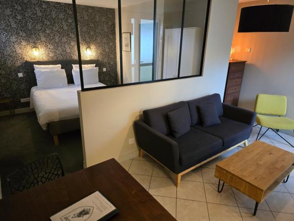 Au Loup Historic Apartments : photo 2 de la chambre appartement 3