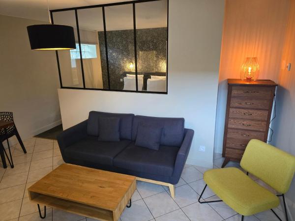 Au Loup Historic Apartments : photo 1 de la chambre appartement 3