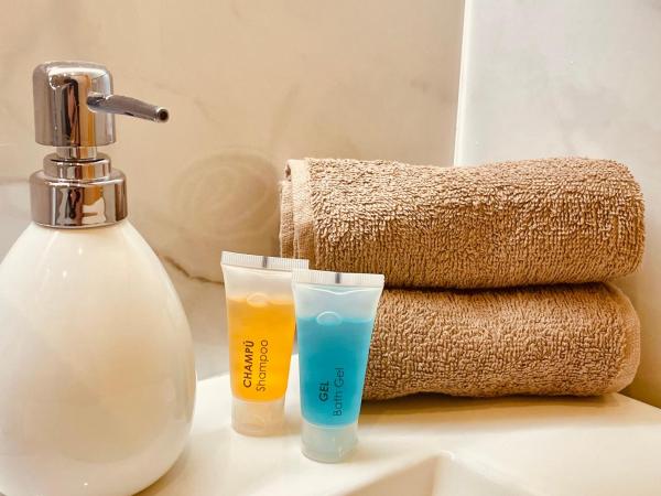 Annamaria B&B Alicante Centro : photo 6 de la chambre chambre double avec salle de bains commune