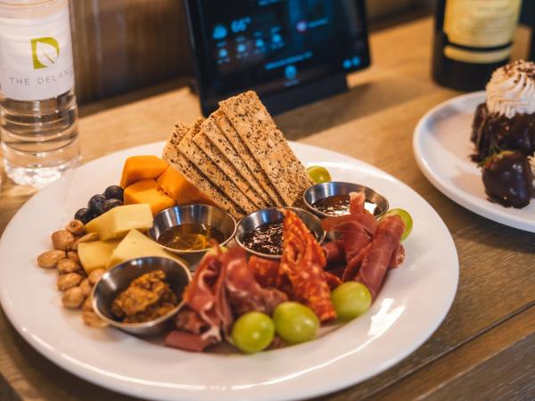 The Delaney Hotel : photo 2 de la chambre suite lit king-size deluxe chic