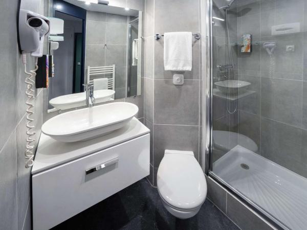 Sure Hotel by Best Western Rouvignies Valenciennes : photo 4 de la chambre chambre lit queen-size familiale avec 2 lits simples