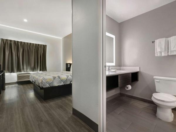 Motel 6 Dallas, TX Methodist Charlton Medical Ctr : photo 3 de la chambre chambre lit king-size - accessible aux personnes à mobilité réduite