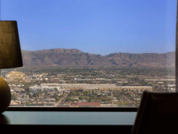 Hyatt Regency Phoenix : photo 2 de la chambre chambre d'angle lit king-size