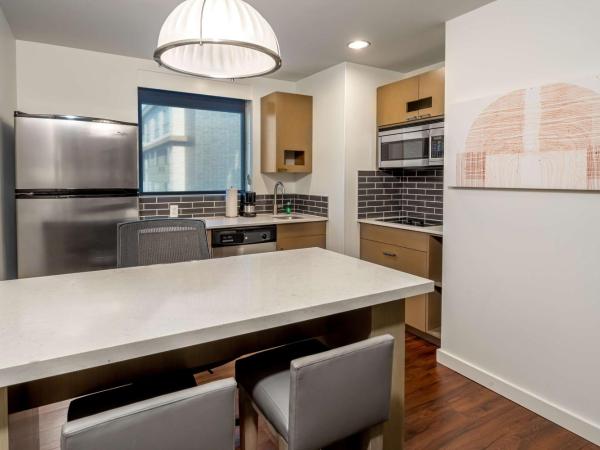 Hyatt House Salt Lake City Downtown : photo 1 de la chambre suite lit king-size 1 chambre avec cuisine