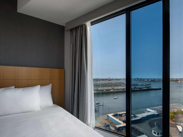 Hyatt Place Boston/Seaport District : photo 1 de la chambre chambre 2 lits queen-size avec baignoire accessible aux personnes à mobilité réduite et vue
