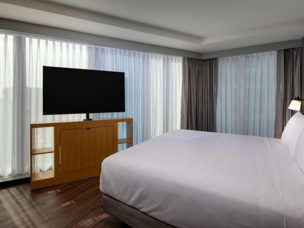 Hyatt Place Boston/Seaport District : photo 3 de la chambre suite 1 chambre lit king-size avec canapé-lit