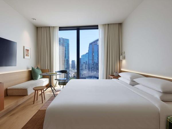 Hyatt Centric Melbourne : photo 6 de la chambre chambre lit king-size - vue sur ville