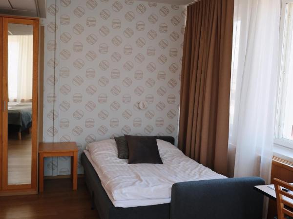 Hesehotelli Turku Linja-autoasema : photo 4 de la chambre grande chambre quadruple