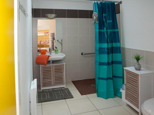 Résidence Les Océanes : photo 4 de la chambre maison 2 chambres (5-6 adultes) - accessible aux personnes à mobilité réduite