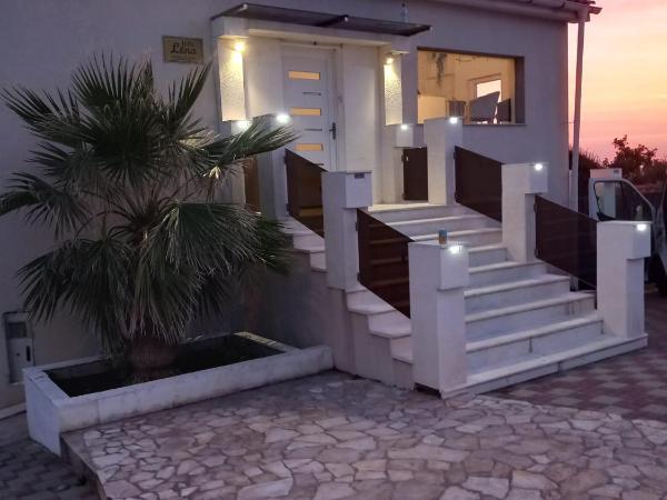 Villa Lara : photo 1 de la chambre chambre quadruple avec salle de bains privative