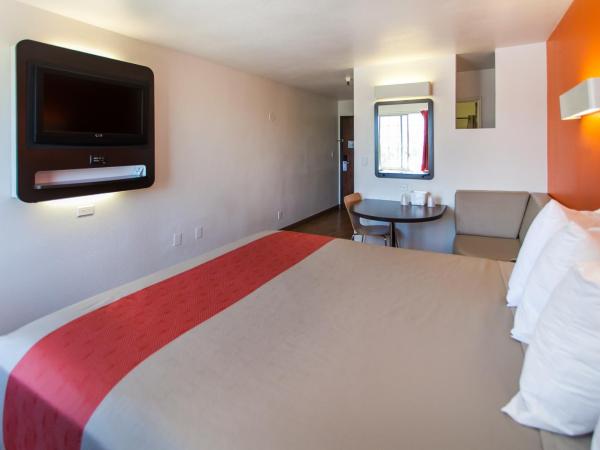 Motel 6 Hollywood : photo 5 de la chambre chambre lit king-size
