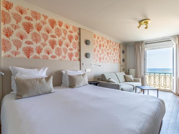 Hotel Kyriad Saint Malo Centre Plage : photo 3 de la chambre chambre quadruple - vue sur mer