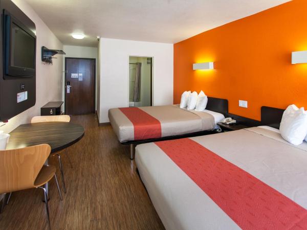 Motel 6 Hollywood : photo 2 de la chambre chambre avec 2 grands lits queen-size 