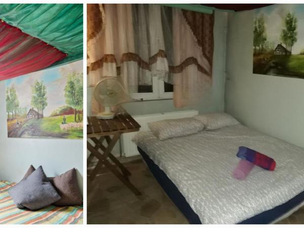 Room in House - 2 floors 2 bedrooms near Central Station : photo 8 de la chambre chambre familiale