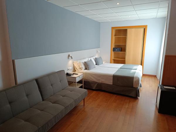 Mendez Nuñez Alicante : photo 10 de la chambre chambre lits jumeaux spacieuse