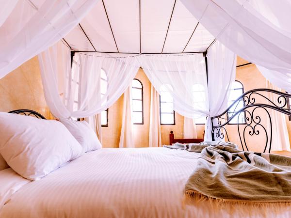 RIAD YANITRI : photo 2 de la chambre suite - vue sur piscine