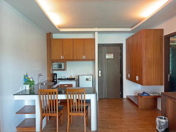 Phi Phi Cliff Beach Resort : photo 5 de la chambre chambre double de luxe avec piscine - vue sur mer