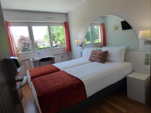 Cit'Hotel Escatel : photo 6 de la chambre chambre lits jumeaux