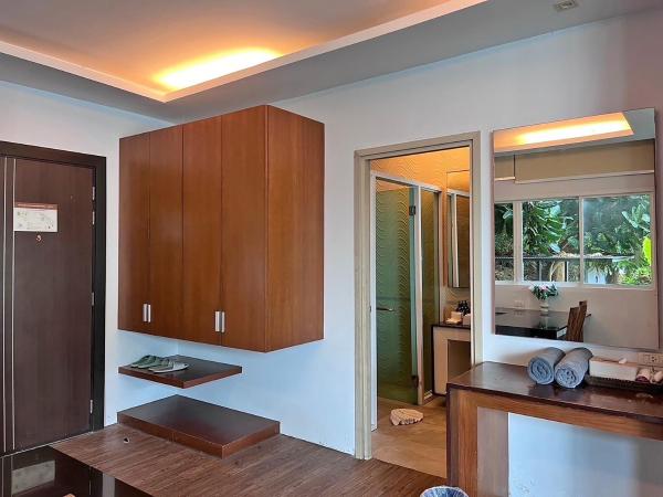 Phi Phi Cliff Beach Resort : photo 5 de la chambre chambre double de luxe avec piscine - front de mer