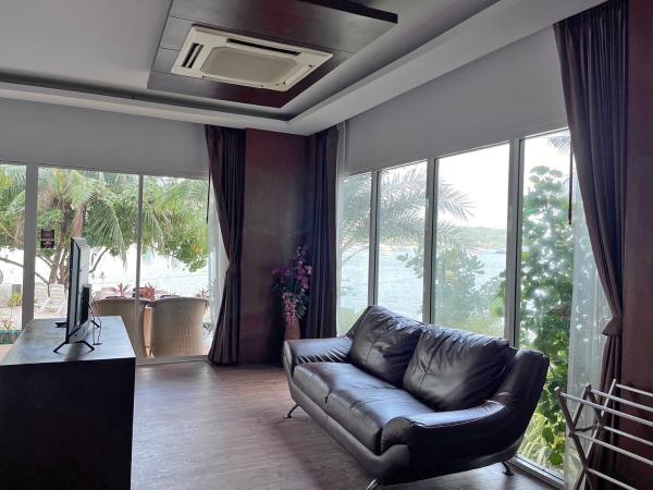 Phi Phi Cliff Beach Resort : photo 4 de la chambre chambre double de luxe avec piscine - front de mer