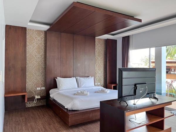 Phi Phi Cliff Beach Resort : photo 2 de la chambre chambre double de luxe avec piscine - front de mer