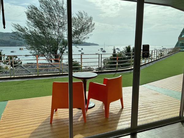 Phi Phi Cliff Beach Resort : photo 9 de la chambre chambre lits jumeaux de luxe avec vue sur mer